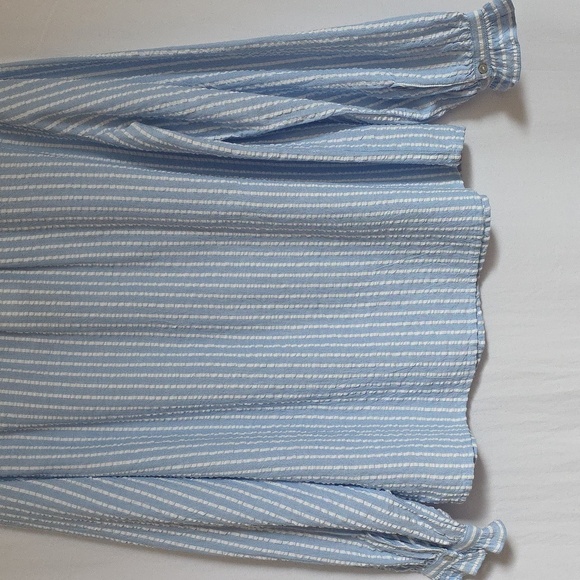 H&M Blue & White Stripe Pullover Top.  Size Small.  New With Tag. - Picture 8 of 11